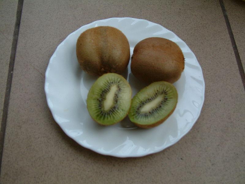 Photo of Kiwi Fruit (Actinidia chinensis var. deliciosa) uploaded by SongofJoy
