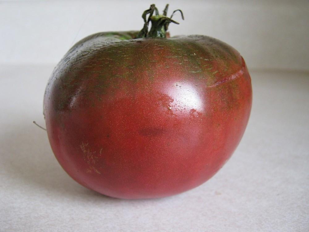 Photo of Tomato (Solanum lycopersicum 'Cherokee Purple') uploaded by vic