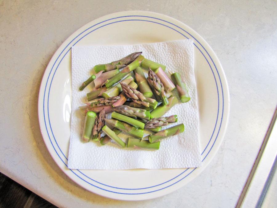 Photo of Asparagus (Asparagus officinalis) uploaded by TBGDN