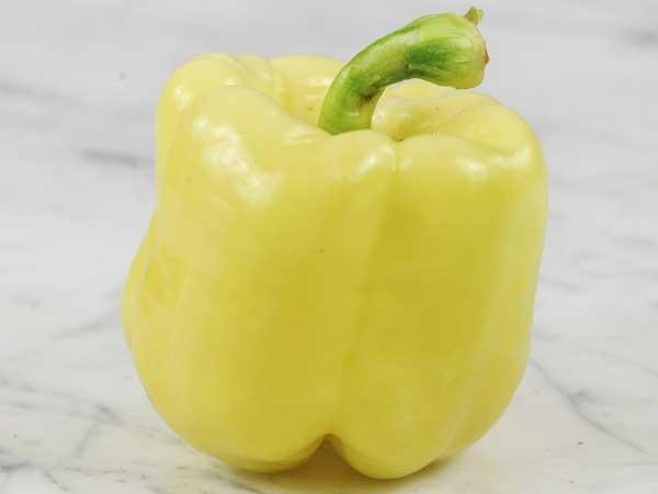 Photo of Bell Pepper (Capsicum annuum 'White Cloud') uploaded by Joy