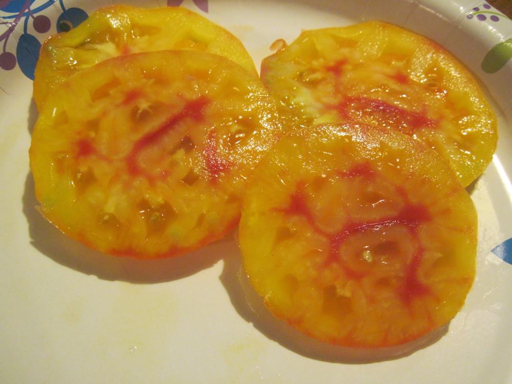 Photo of Tomato (Solanum lycopersicum 'Striped German') uploaded by robertduval14